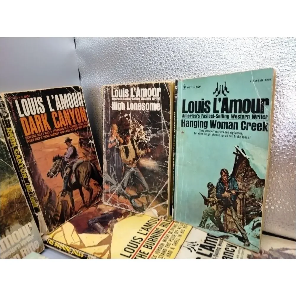 Louis L'AMOUR Western Novels Paperback Books - Lot of 25 (2)
